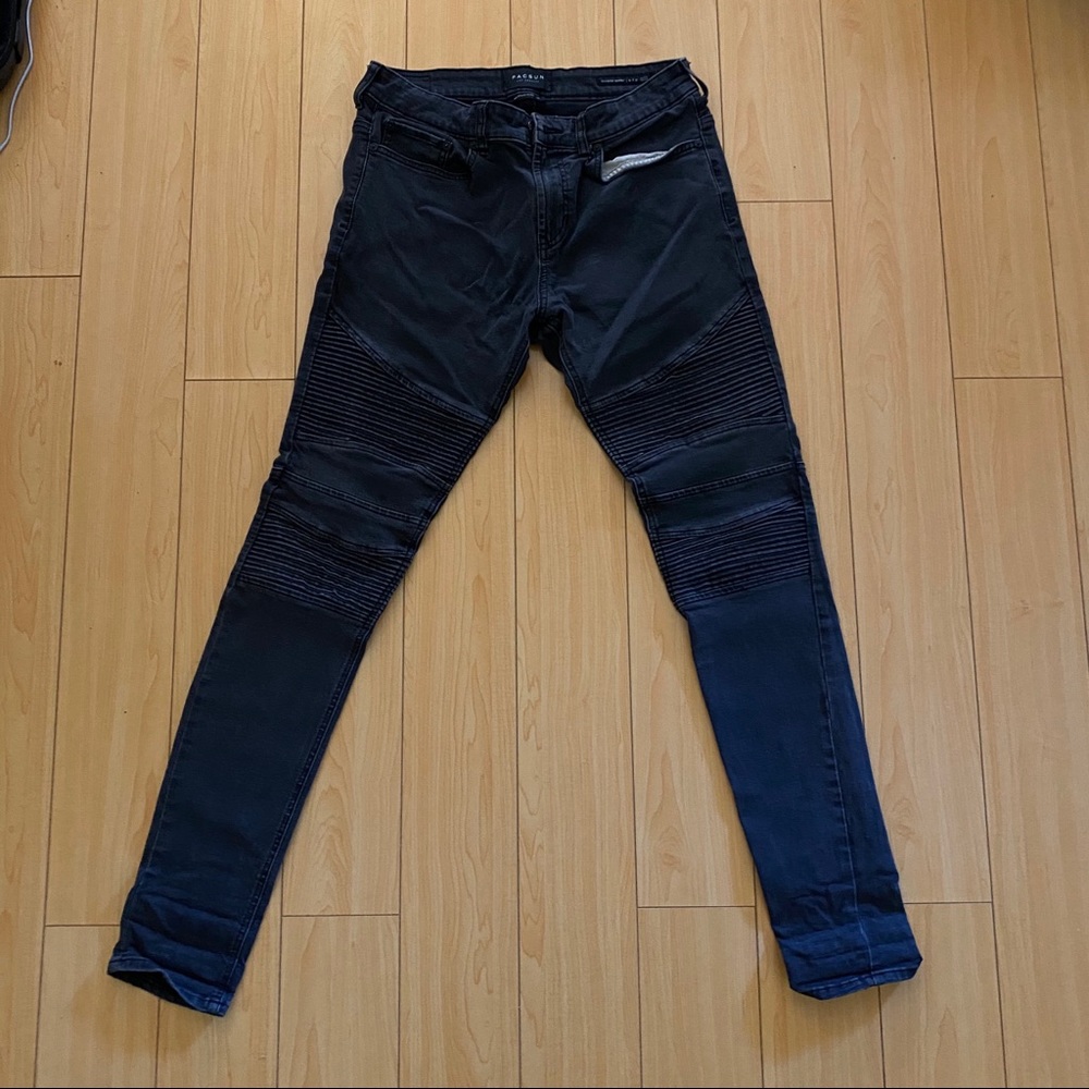 Pacsun Grey Stacked Skinny’s 31x32